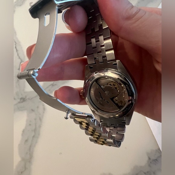 Women's Watch - Picture 4 of 9